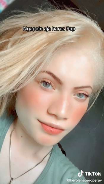 8 Potret Cantiknya Herolena, Wanita Asli Papua yang Bikin Heboh Karena Mirip Boneka Barbie