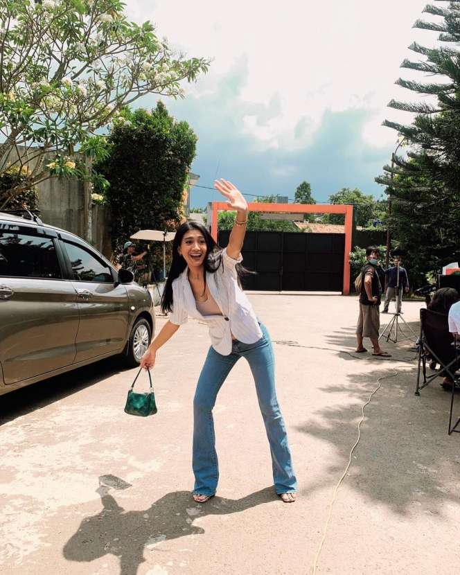 Masih Ingat Tati Pemeran Tukang Ojek Pengkolan? Penampilannya Makin Hot Banget