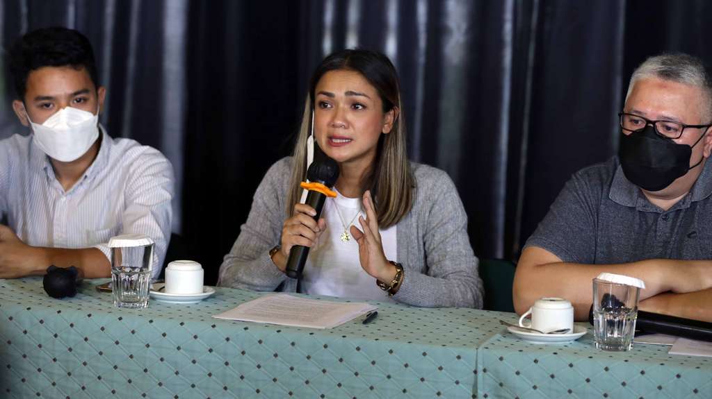 Tangis Nirina Zubir Jadi Korban Mafia Tanah, Rugi Rp17 Miliar