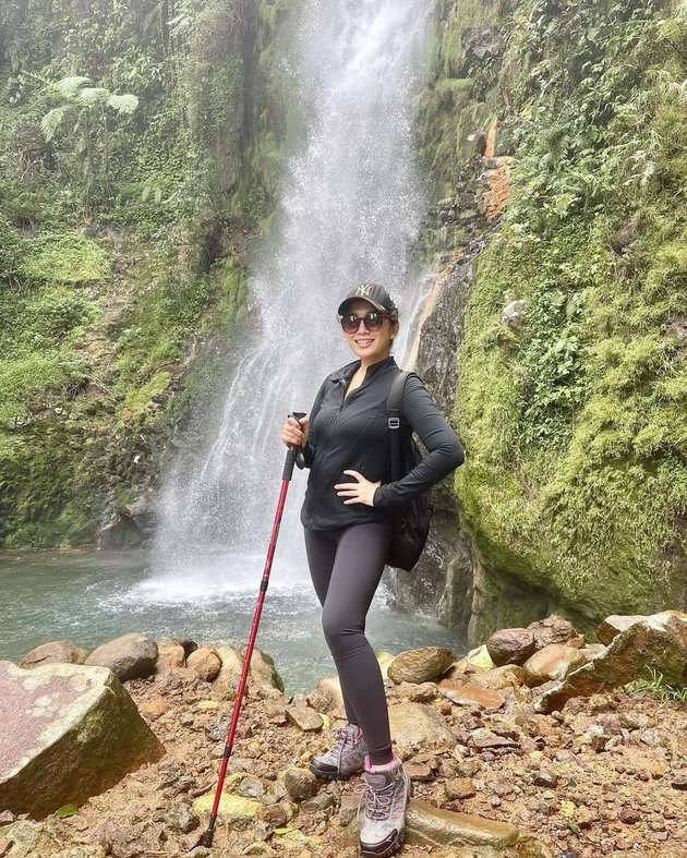 Potret Ussy Suliastiawaty Usai Diet Hingga 20 Kg, Pinggang Rampingnya Curi Perhatian