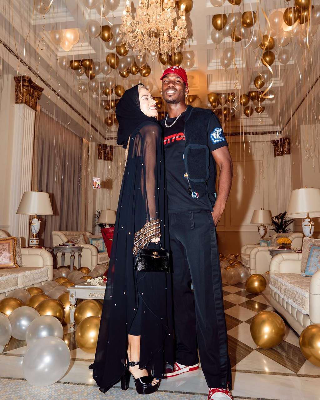 10 Potret Istri Paul Pogba Berhijab Tapi Pakai Baju Transparan, Dikritik Netizen +62