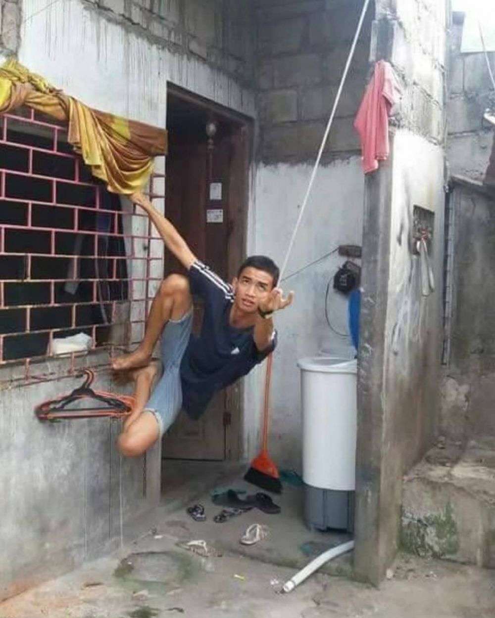 Niat Bergaya, 10 Potret Kelakuan Orang-Orang Ini Malah Bikin Ngakak Abis!
