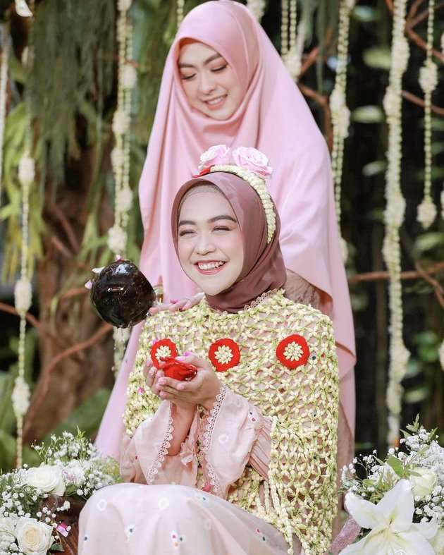 7 Potret Dokter Shindy di Momen Pernikahan Ria Ricis, Parasnya Bikin Takjub!