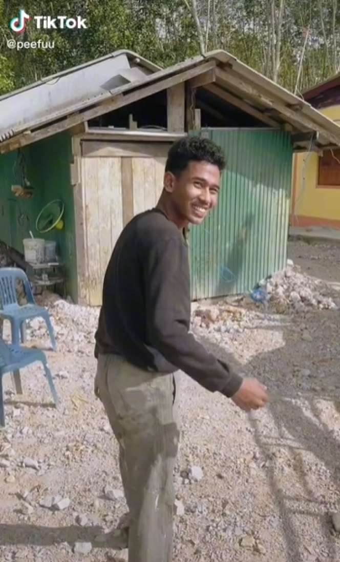 10 Potret Rumah Gubuk Dari Luar Tampak Reyot, Pas Lihat Dalamnya Bak Hotel Mewah!