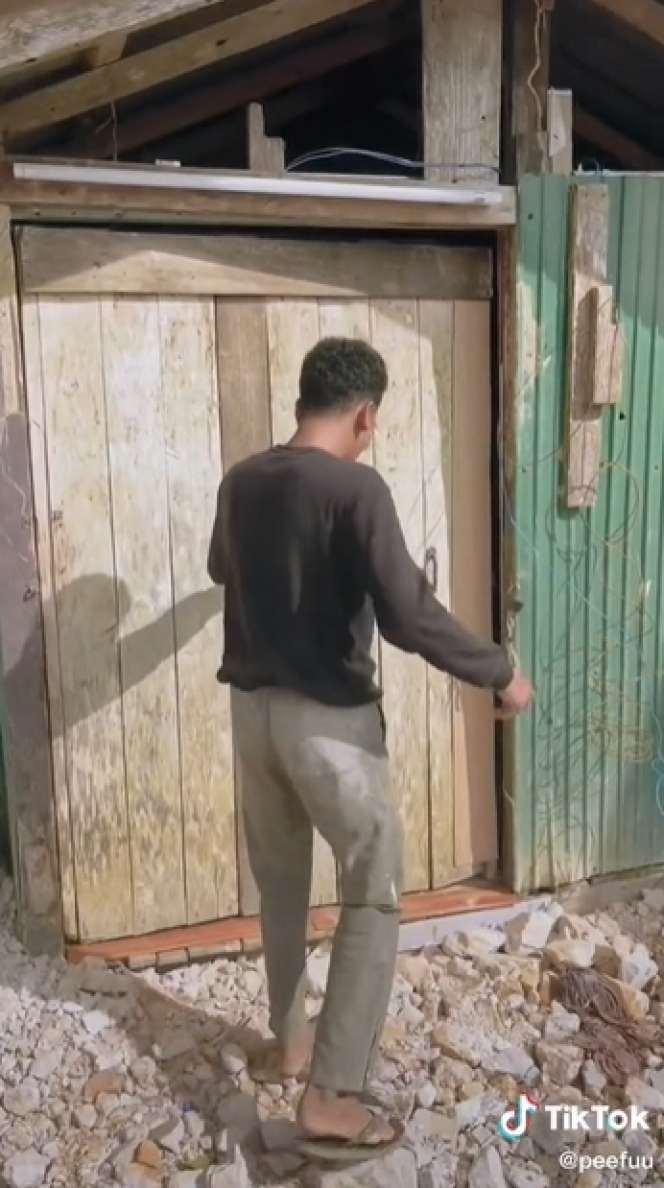 10 Potret Rumah Gubuk Dari Luar Tampak Reyot, Pas Lihat Dalamnya Bak Hotel Mewah!