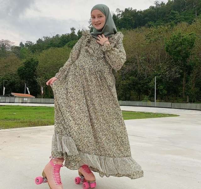 5 Potret Wanita Rusia yang Nikahi Pria Lumajang, Cantik Pol Bak Boneka Barbie!