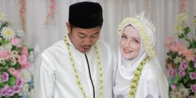 5 Potret Wanita Rusia yang Nikahi Pria Lumajang, Cantik Pol Bak Boneka Barbie!