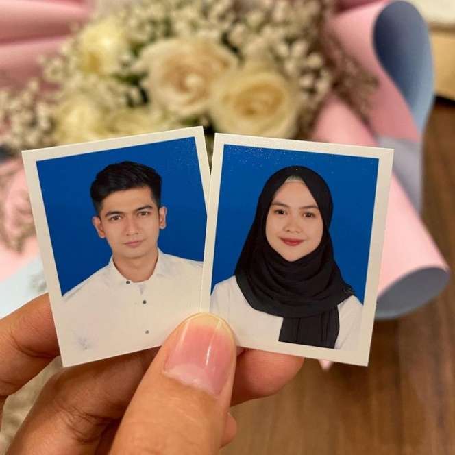 Potret Pasfoto Buku Nikah 6 Youtuber, Ria Ricis Beda Banget!