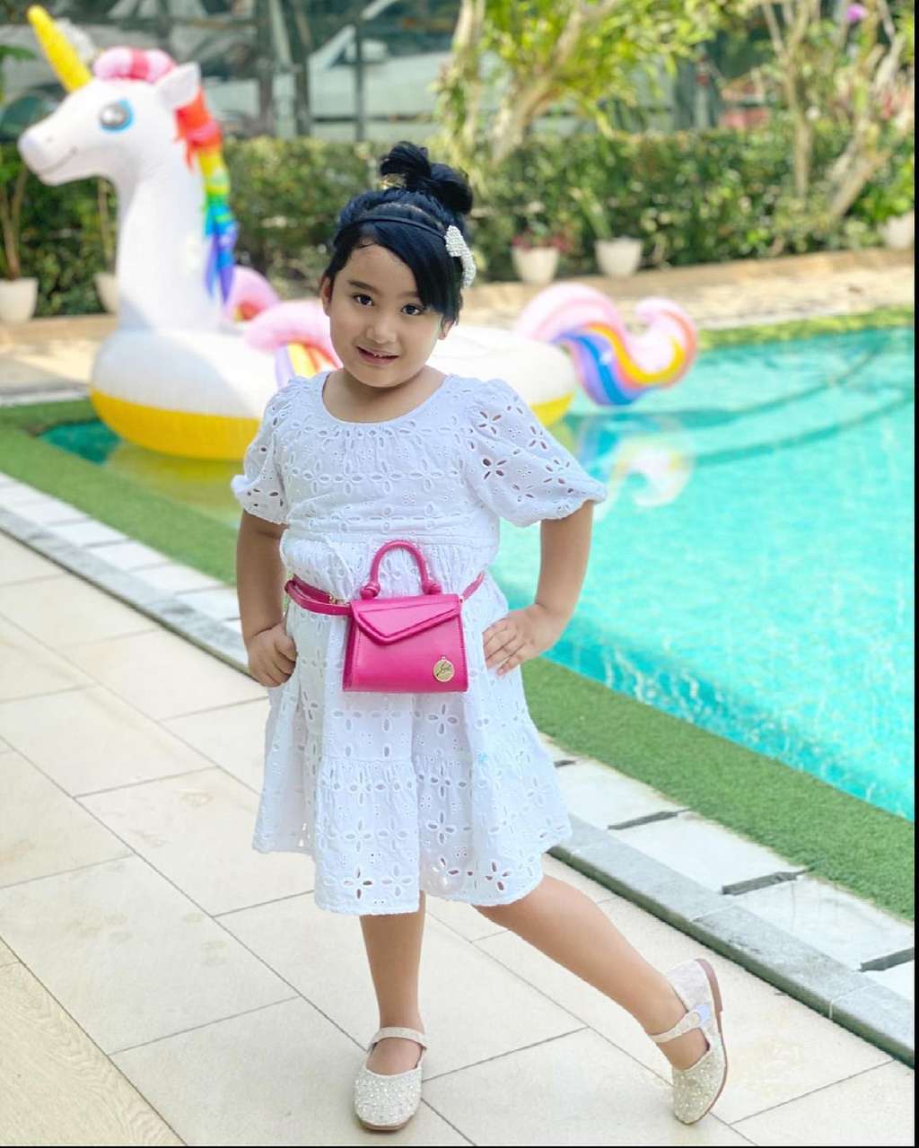 8 Potret Ratu Keponakan Syahrini, Kini Sudah SD Makin Cantik dan Modis Abis!