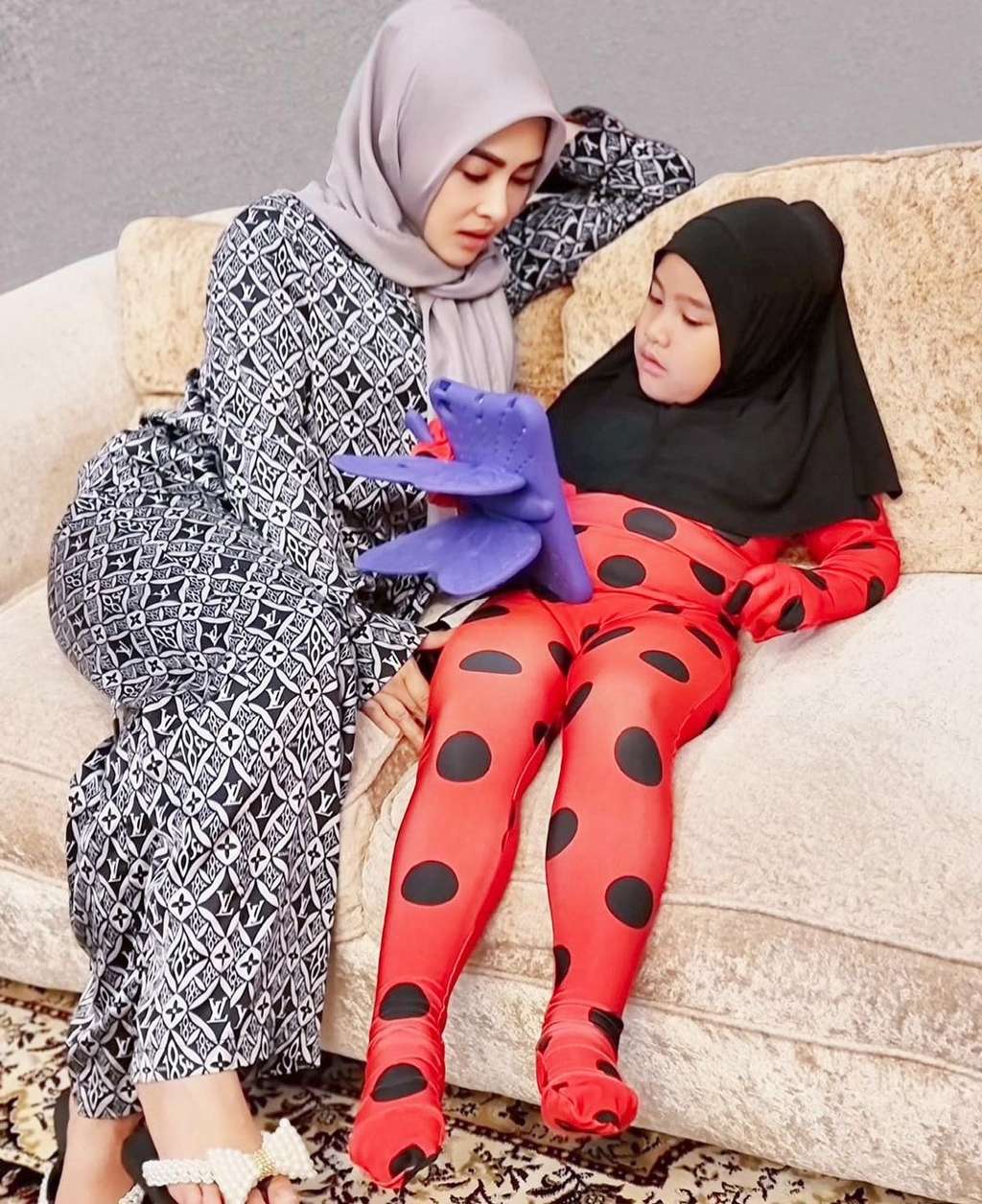 8 Potret Ratu Keponakan Syahrini, Kini Sudah SD Makin Cantik dan Modis Abis!