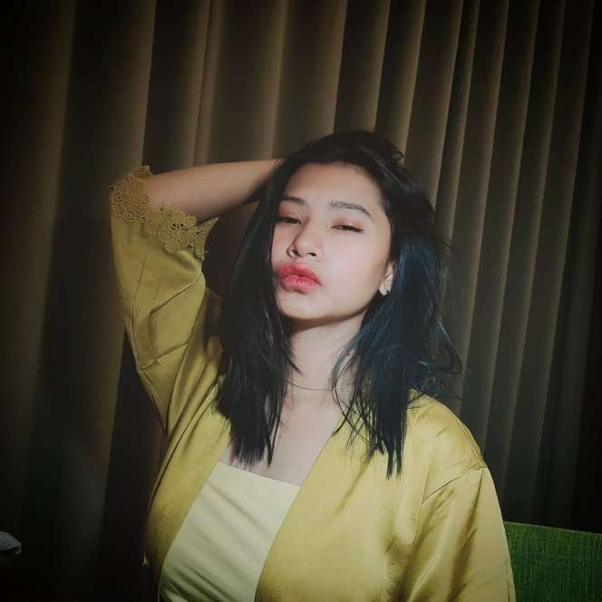 Depi Putri, Adik Cupi Cupita yang Tak Kalah Cantik dengan Sang Kakak