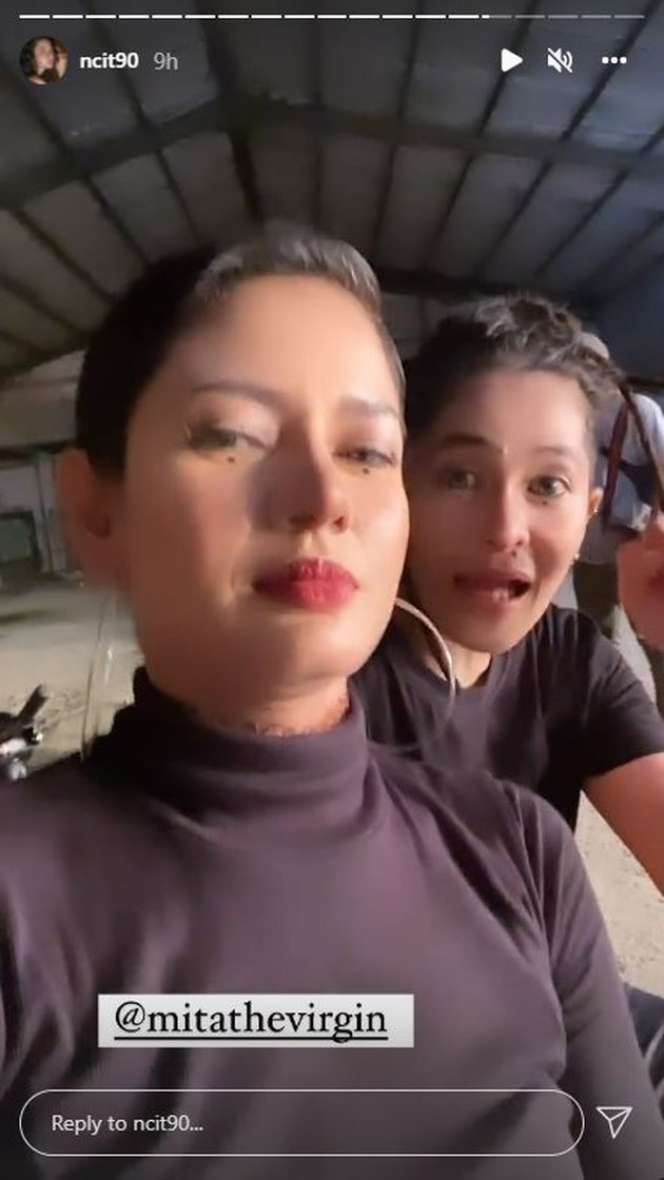 Potret Terbaru Mita The Virgin, Rambutnya Bikin Salfok!