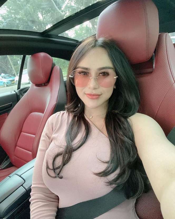 Inilah 7 Sumber Kekayaan Bebizie Janda 'Crazy Rich' yang Jarang Diketahui!