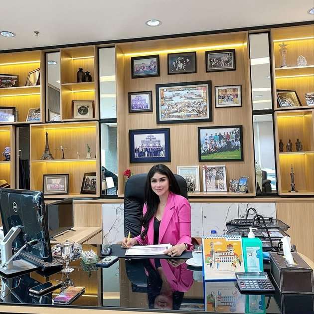 Inilah 7 Sumber Kekayaan Bebizie Janda 'Crazy Rich' yang Jarang Diketahui!