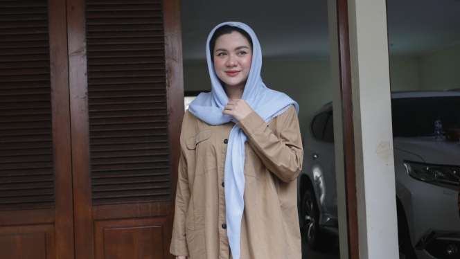 5 Potret Terbaru Vicky Shu usai Melahirkan, Sudah Mulai Berani Ambil Job
