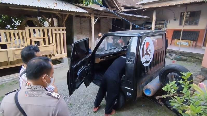 10 Potret Mobil Pickup ‘Kepala Buntung’ yang Viral, Polisi Ngakak Lihat Cara Mundurnya!
