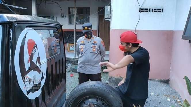 10 Potret Mobil Pickup ‘Kepala Buntung’ yang Viral, Polisi Ngakak Lihat Cara Mundurnya!