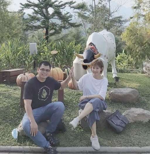 Potret Cantik Anna Maria, Istri Chris Jhon yang Jarang Tersorot