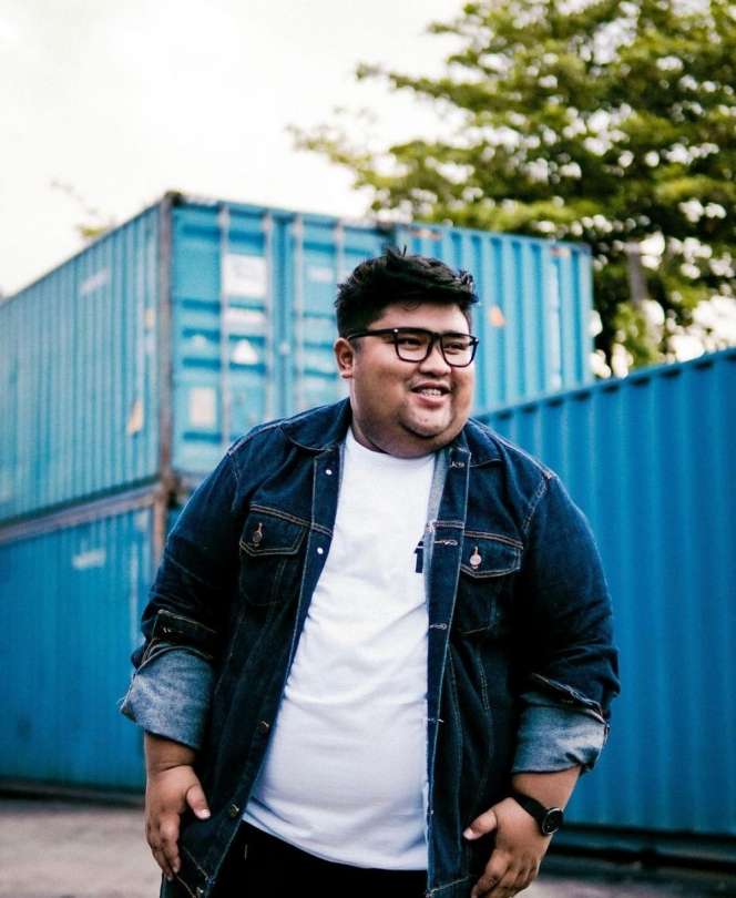 Ingat Mat Gondrong di Sinetron Ronaldowati? Ini 10 Foto Terbarunya yang Bikin Pangling