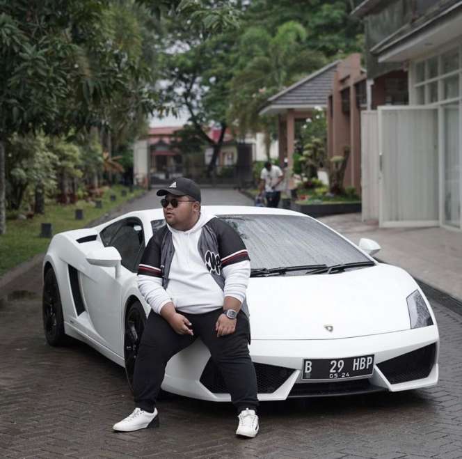 Ingat Mat Gondrong di Sinetron Ronaldowati? Ini 10 Foto Terbarunya yang Bikin Pangling