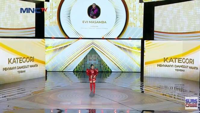 10 Potret Evi Masamba Dinobatkan Jadi Pedangdut Wanita Terbaik, Kalahkan Ayu Ting Ting & Lesty!