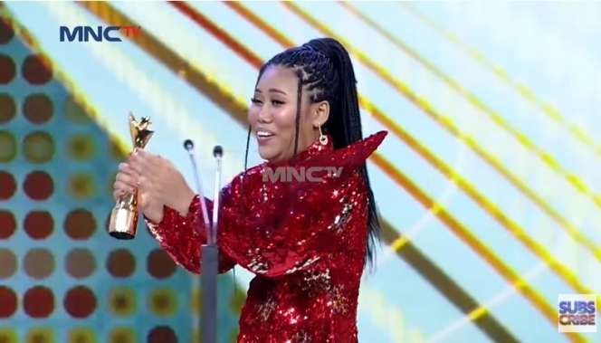 10 Potret Evi Masamba Dinobatkan Jadi Pedangdut Wanita Terbaik, Kalahkan Ayu Ting Ting & Lesty!