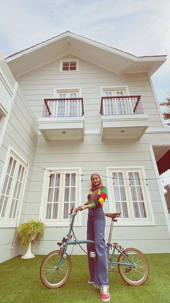 Potret 5 Rumah Artis Bergaya ala Peternakan
