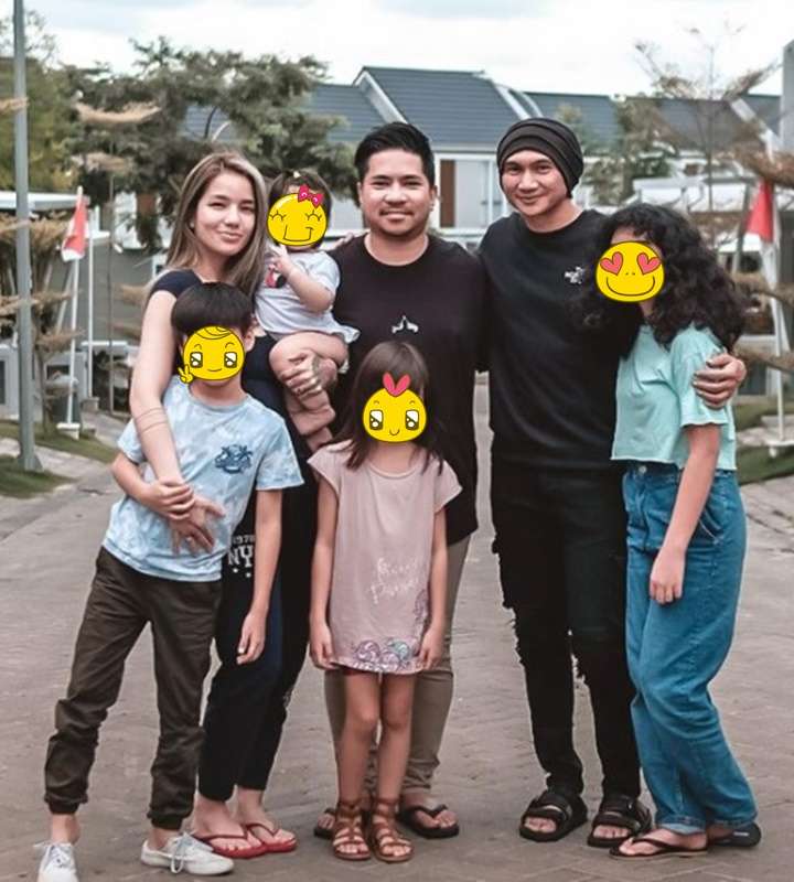 Momen Bahagia Pertemuan Anji dan Keluarga Sheila Marcia usai Rehabilitasi