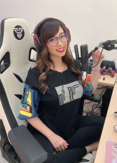 Tampil Cantik Dengan Rambut Panjang, Potret Terbaru Gamer Kimi Hime Malah Bikin Salfok!