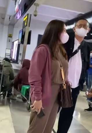 Potret Anggiat Pasaribu Saat Minta Maaf Usai Kasusnya Viral, Bajunya Bikin Salfok!
