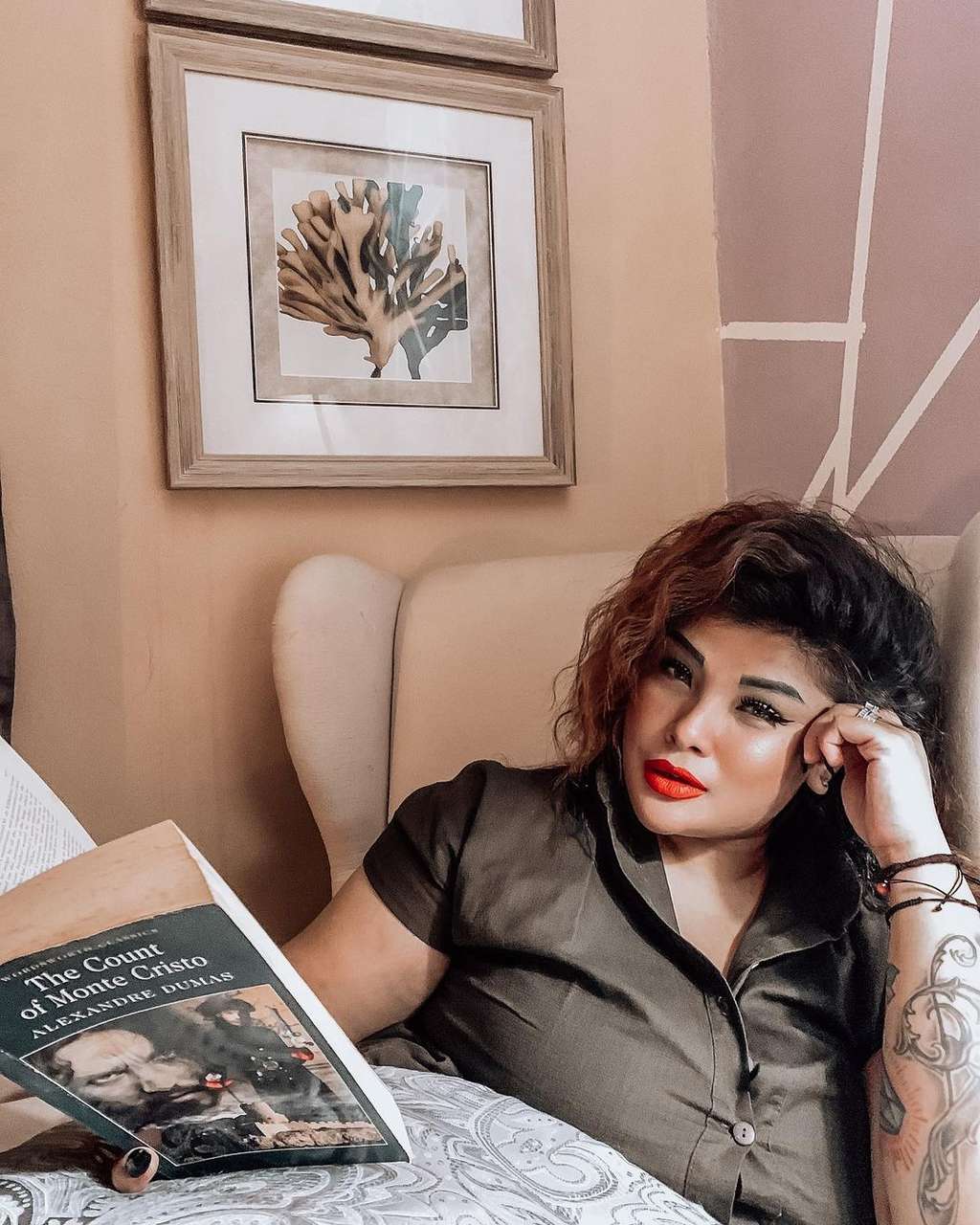 8 Foto Nania Yusuf yang Hidup Malang usai Pindah Agama