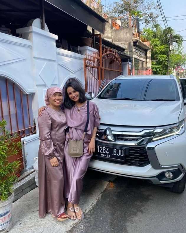 5 Potret Kedekatan Ibunda Bibi Andriansyah Bersama Vanessa Angel: Kangen Mantu Kesayangan