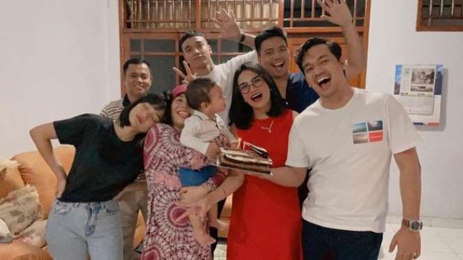 5 Potret Kedekatan Ibunda Bibi Andriansyah Bersama Vanessa Angel: Kangen Mantu Kesayangan