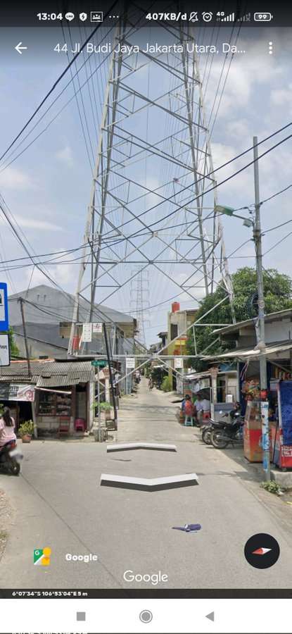 10 Potret Jalanan di Gang Permukiman Ini Bikin Geleng Kepala, Aneh Banget!