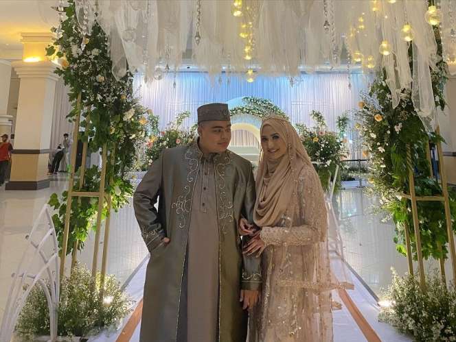 10 Potret Romantis Ameer Azzikra dan Istri Sebelum Meninggal, Pilu Baru 5 Bulan Menikah!