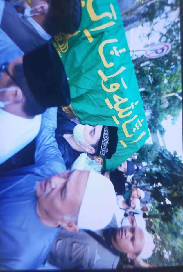 10 Potret Alvin Faiz Menangis Ditinggal Ameer Azzikra Selamanya, Terus Ciumi Jenazah Sang Adik!