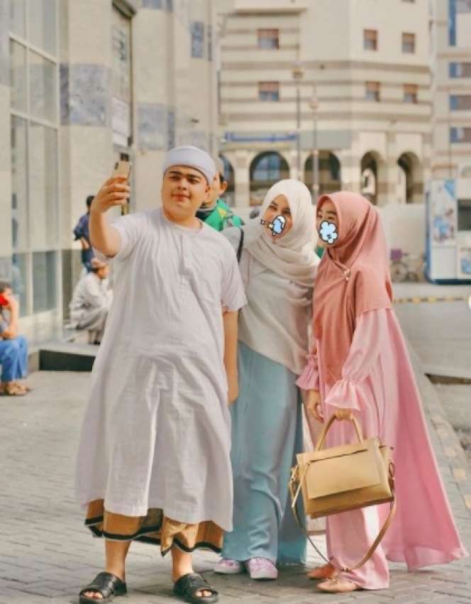 6 Momen Kebersamaan Larissa Chou dan Ameer Azzikra yang Kini Tinggal Kenangan