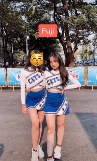 8 Potret Lawas Fuji Semasa Sekolah, Pas Jadi Anggota Tim Cheerleader Cantik Banget!
