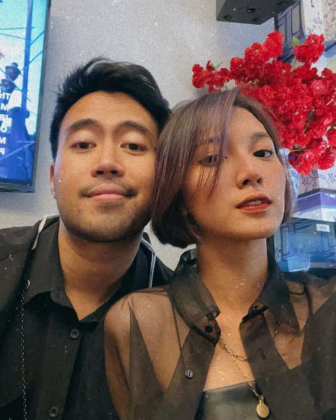 Potret Vidi Aldiano Lamar Sheila Dara di Depan Para Sahabat