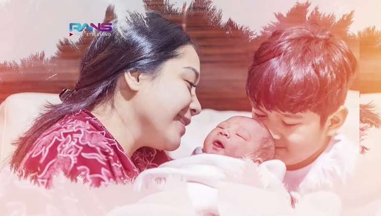 10 Potret Gantengnya Rayyanza Anak Kedua Raffi-Nagita, Plek Ketiplek Papanya!
