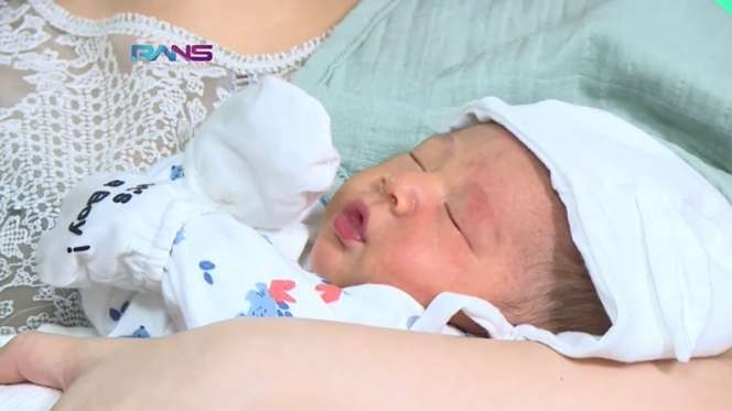 10 Potret Gantengnya Rayyanza Anak Kedua Raffi-Nagita, Plek Ketiplek Papanya!