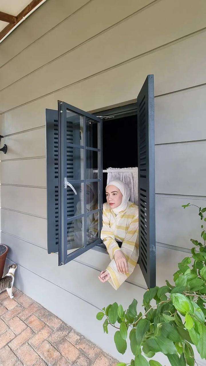 Rampung Direnovasi Begini Penampakan Rumah Arya Saloka Berkonsep Farmhouse
