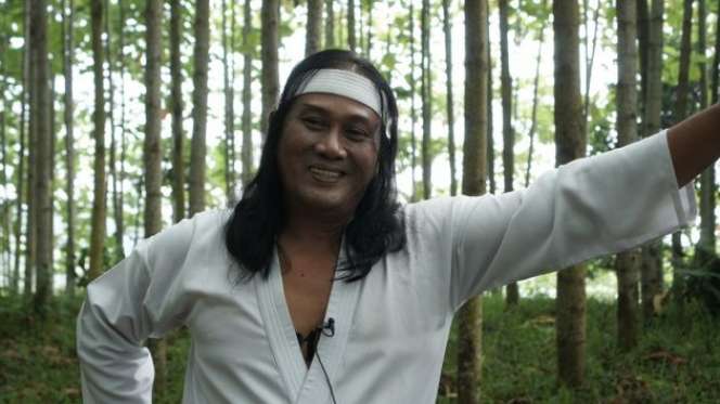 7 Artis Kariernya Merosot hingga Alih Profesi Demi Sambung Hidup, Ada yang Jadi Penjual Gorengan!