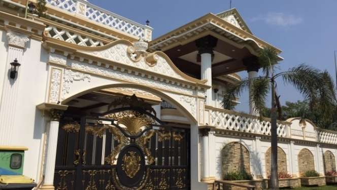 7 Potret Rumah Mewah Pelawak OVJ, Milik Andre Taulany Paling Megah Bak Istana!