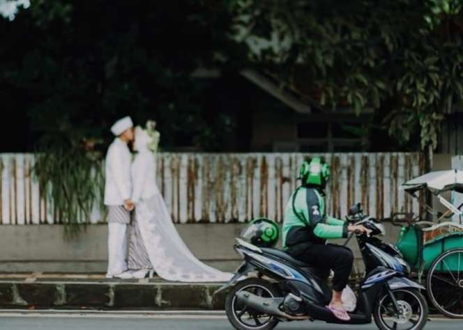 Bukannya Romantis, 10 Foto Prewedding Gagal Ini Justru Bikin Ngakak Banget!