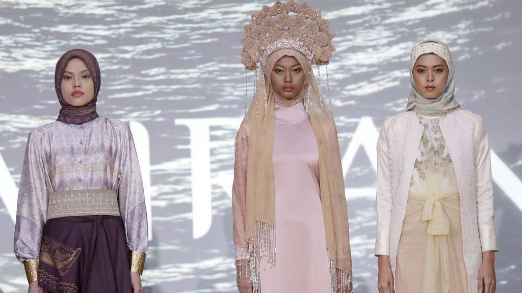 'Minang Heritage' Perjalanan 10 Tahun Ria Miranda Berkarya