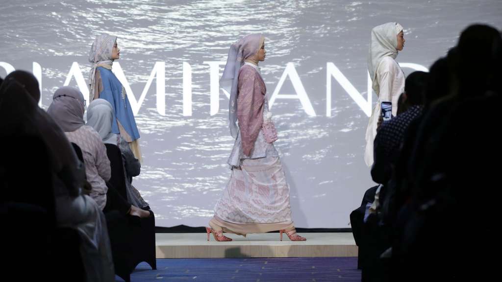 'Minang Heritage' Perjalanan 10 Tahun Ria Miranda Berkarya