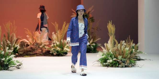 Gebrakan Bateeq, Sulap Kain Batik Jadi Fashionable di JFW 2022