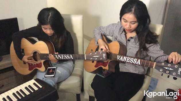 10 Potret Mayang dan Chika Latihan Vokal untuk 40 Harian Meninggalnya Vanessa Angel, Makin Dihujat!