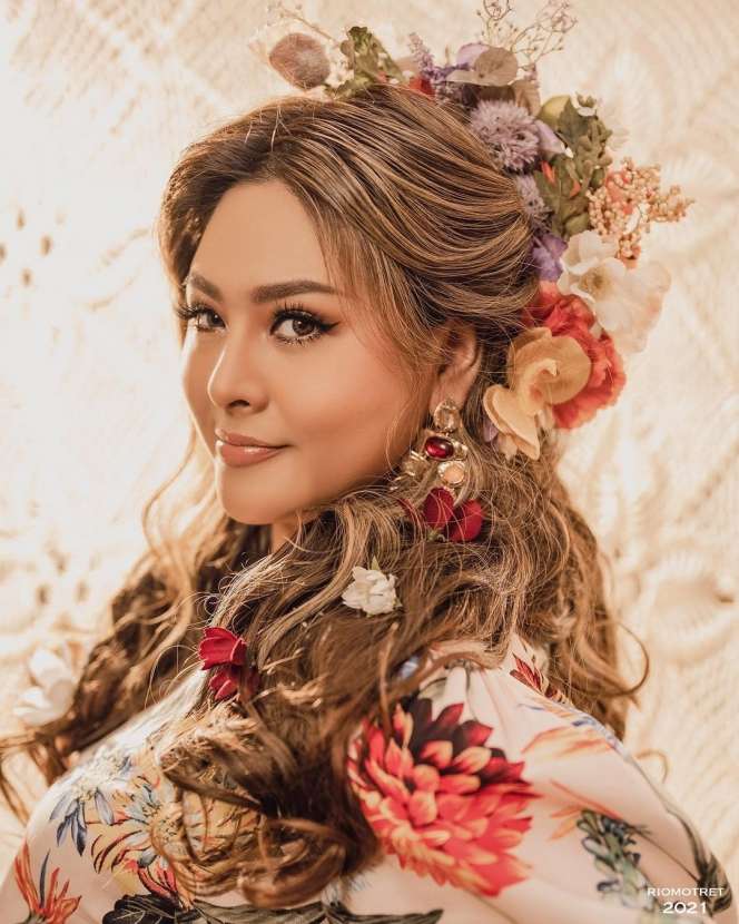 Berat Badan Susut 10 Kilo, Audy Item Tampil ala Wanita Latin